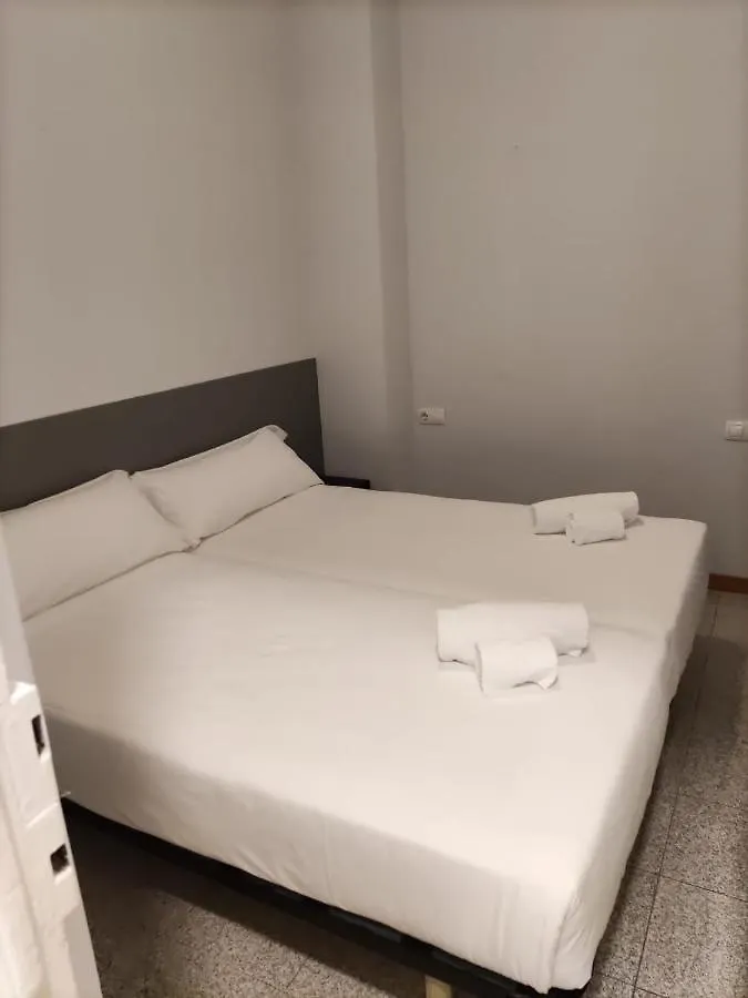 ברצלונה Hotel Monegal 2*,