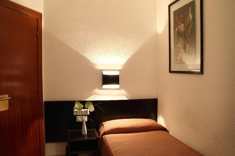 ברצלונה Hotel Monegal ספרד