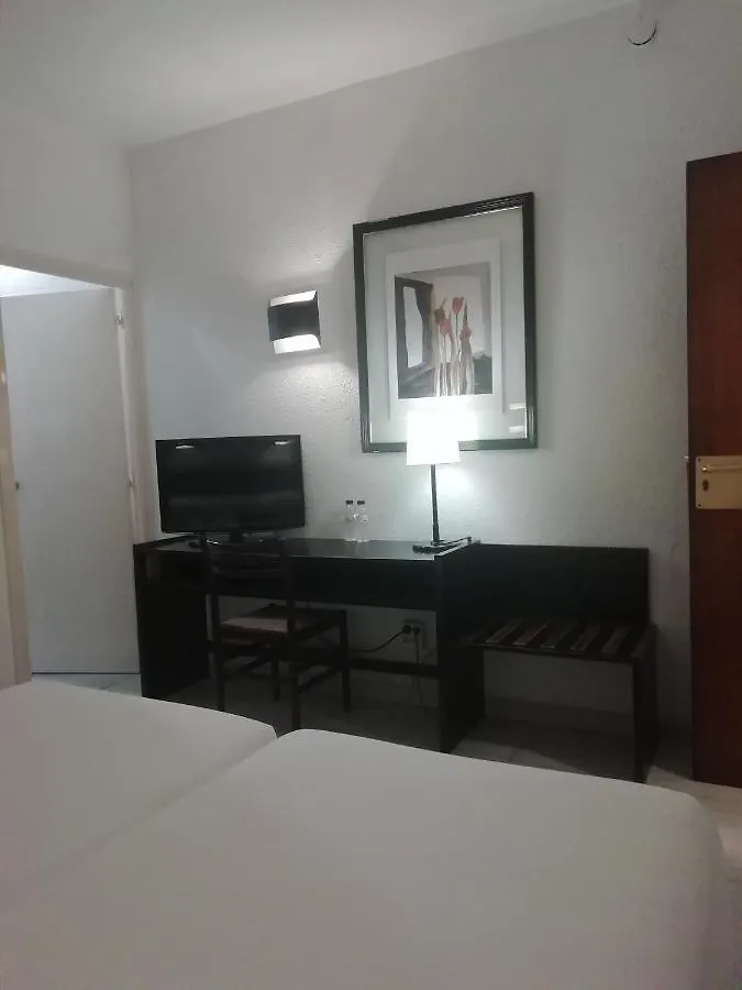ברצלונה Hotel Monegal 2*,  ספרד